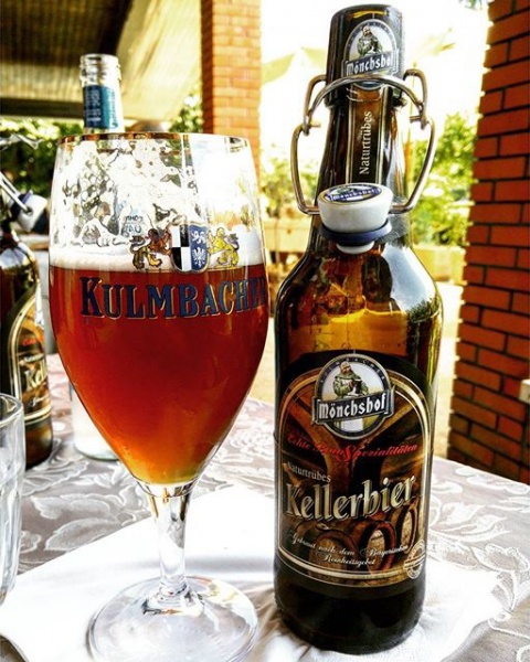 Fichier:Kellerbier-amber.jpg